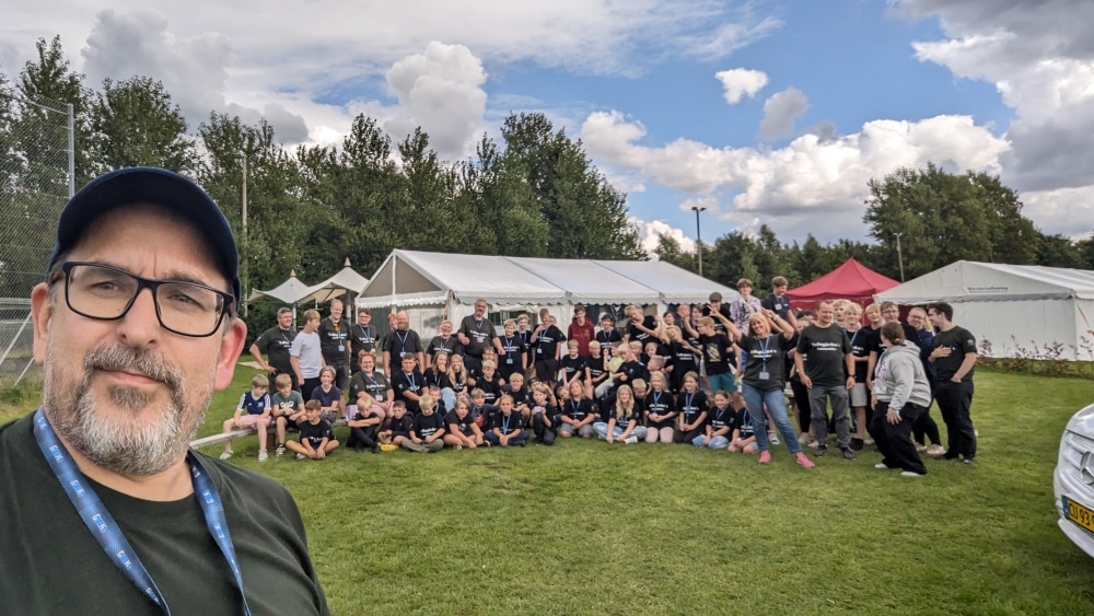 Resultatet af mange timers frivilligt engagement: glade børn, trygge rammer og stærkt fællesskab. Frivillige er rygraden i Gamer Sommerlejr.
